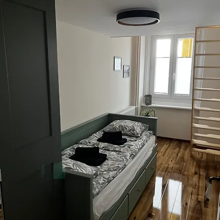 Lili Deluxe Apartament *